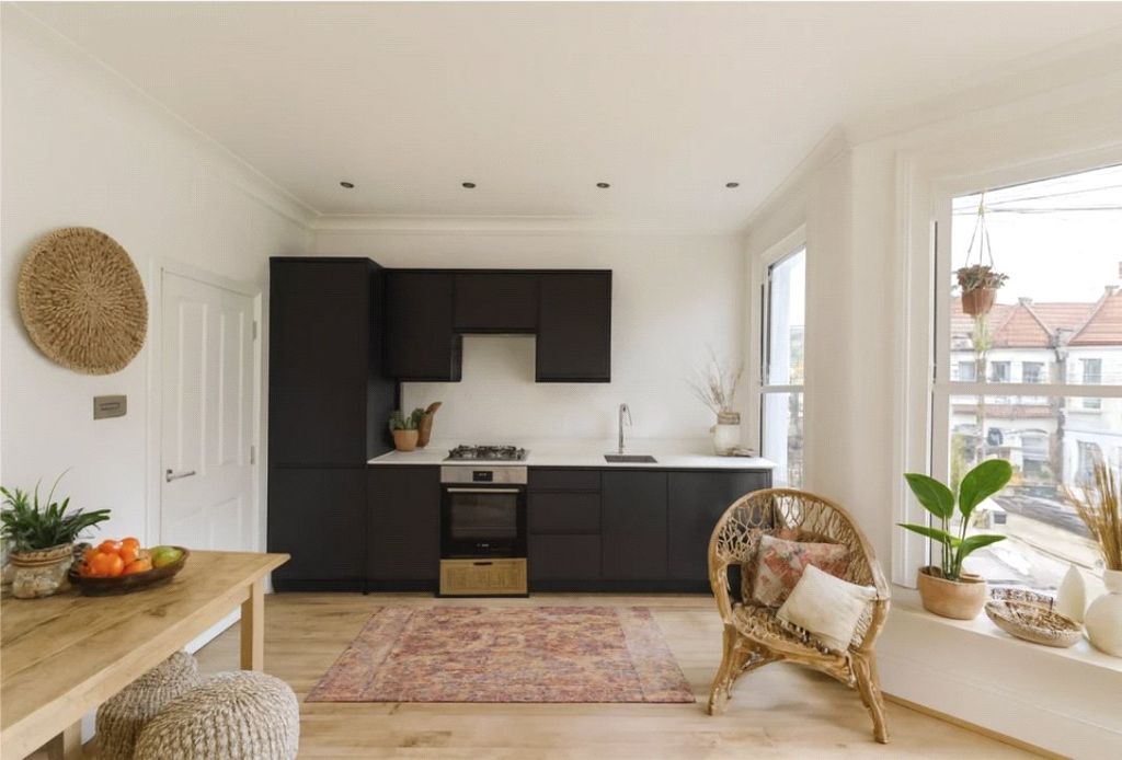 Property photo 2 of 15 Picture No. 23