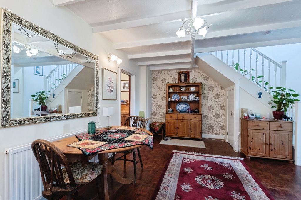 Property photo 3 of 18 Pbox-Img.Jpg