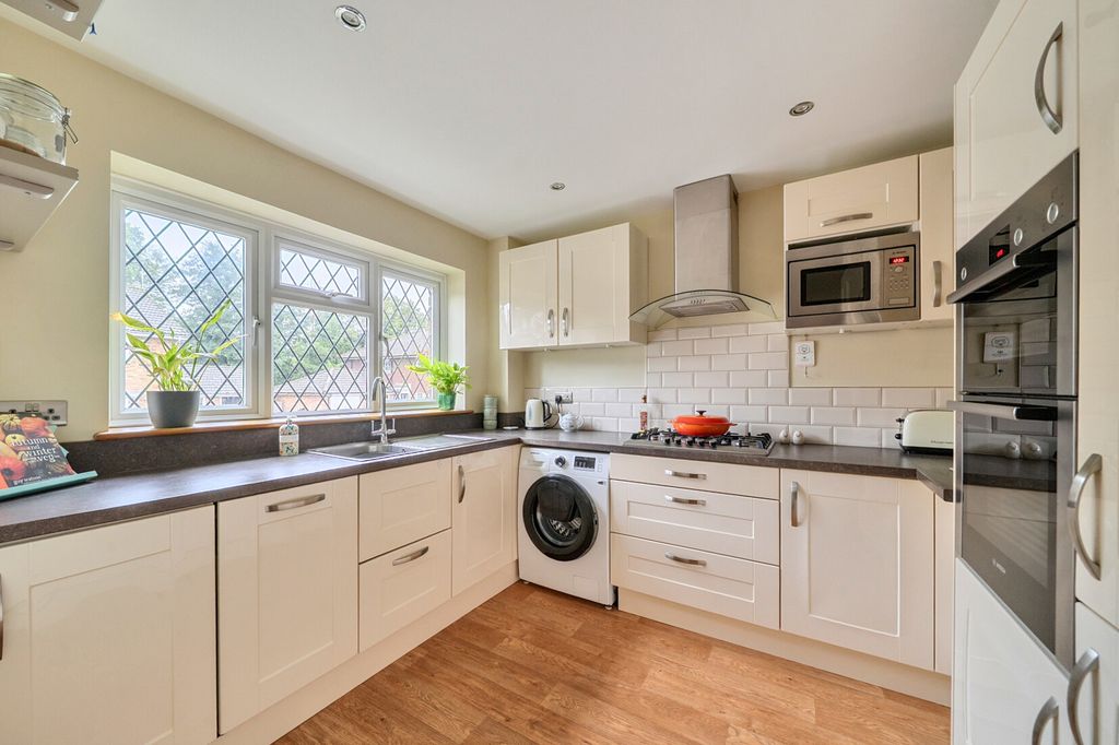 Property photo 2 of 23 Kitchen