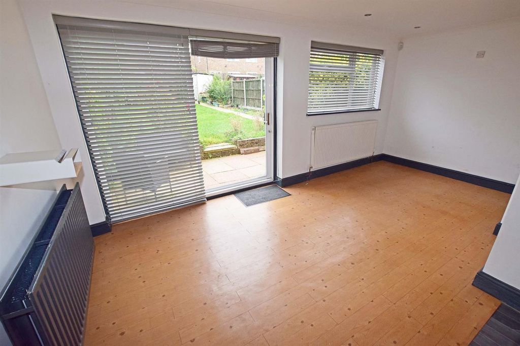 Property photo 3 of 15 Dining Room