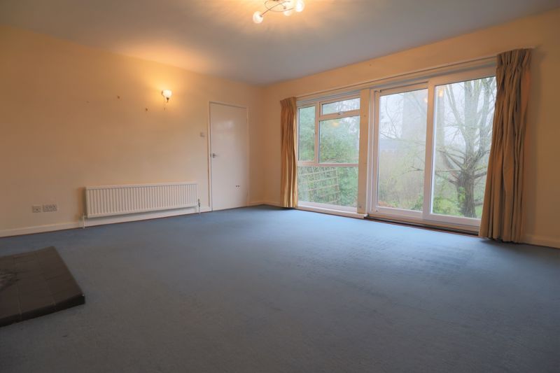 Property photo 3 of 19 Living Room