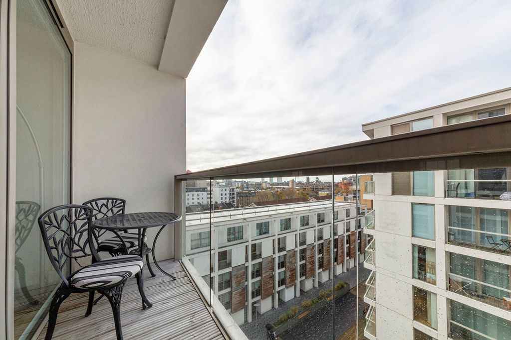 Property photo 2 of 12