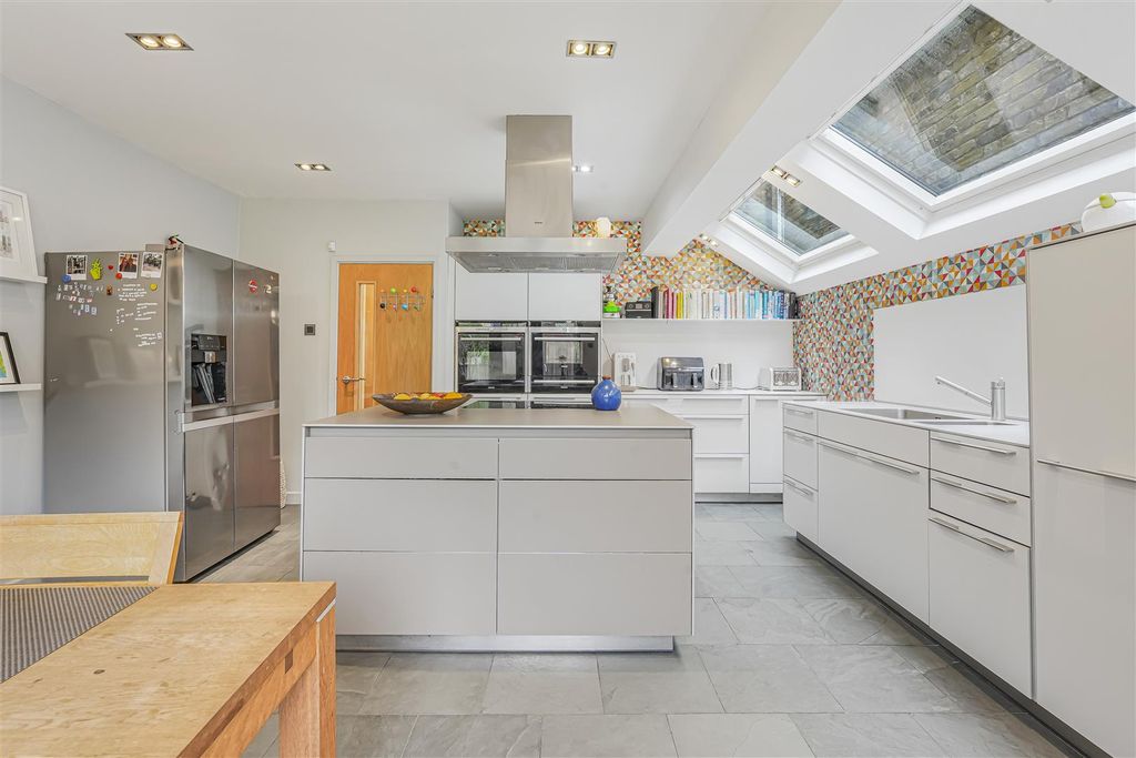 Property photo 3 of 16 Mnh05928.Jpg