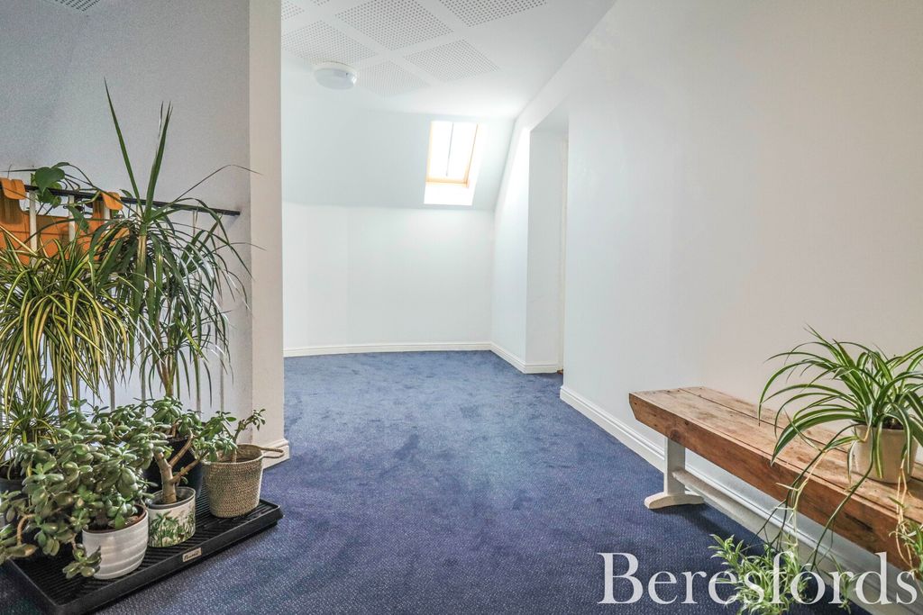 Property photo 3 of 10 Picture No. 12