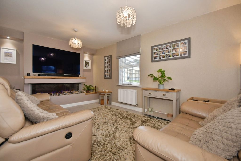 Property photo 3 of 20 Pbox-Img.Jpg