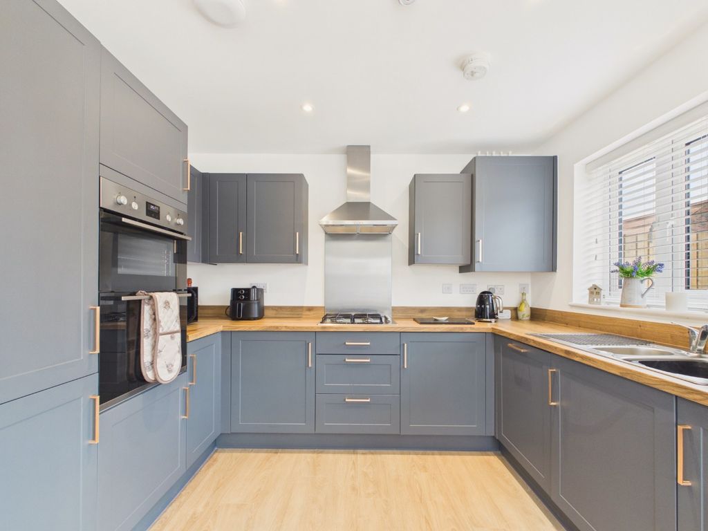 Property photo 2 of 22 5064234