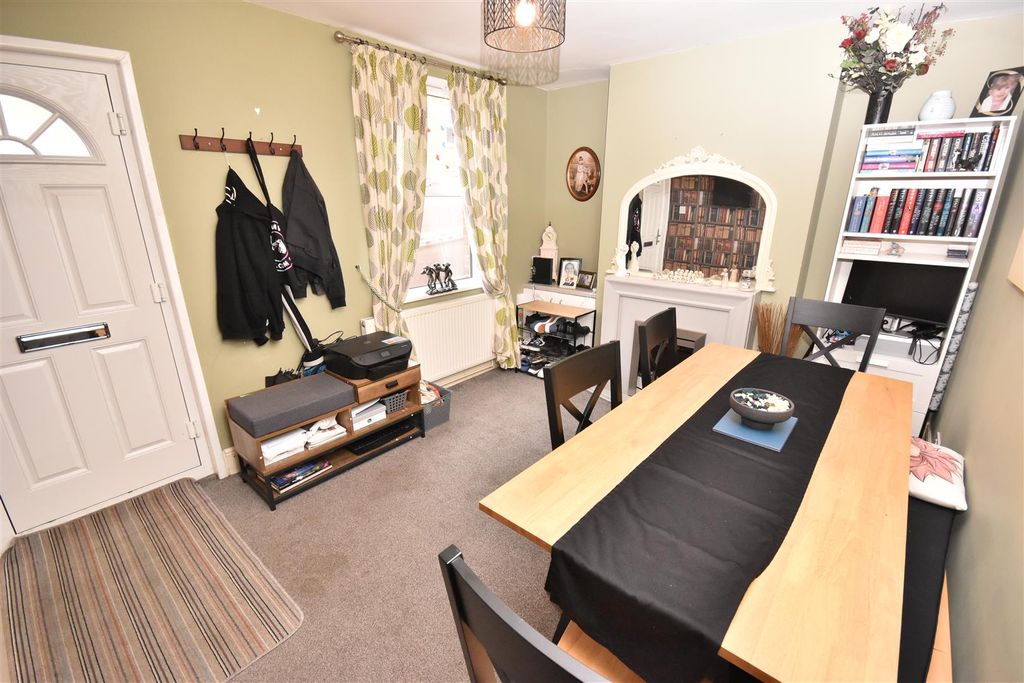 Property photo 2 of 11 Dining Room