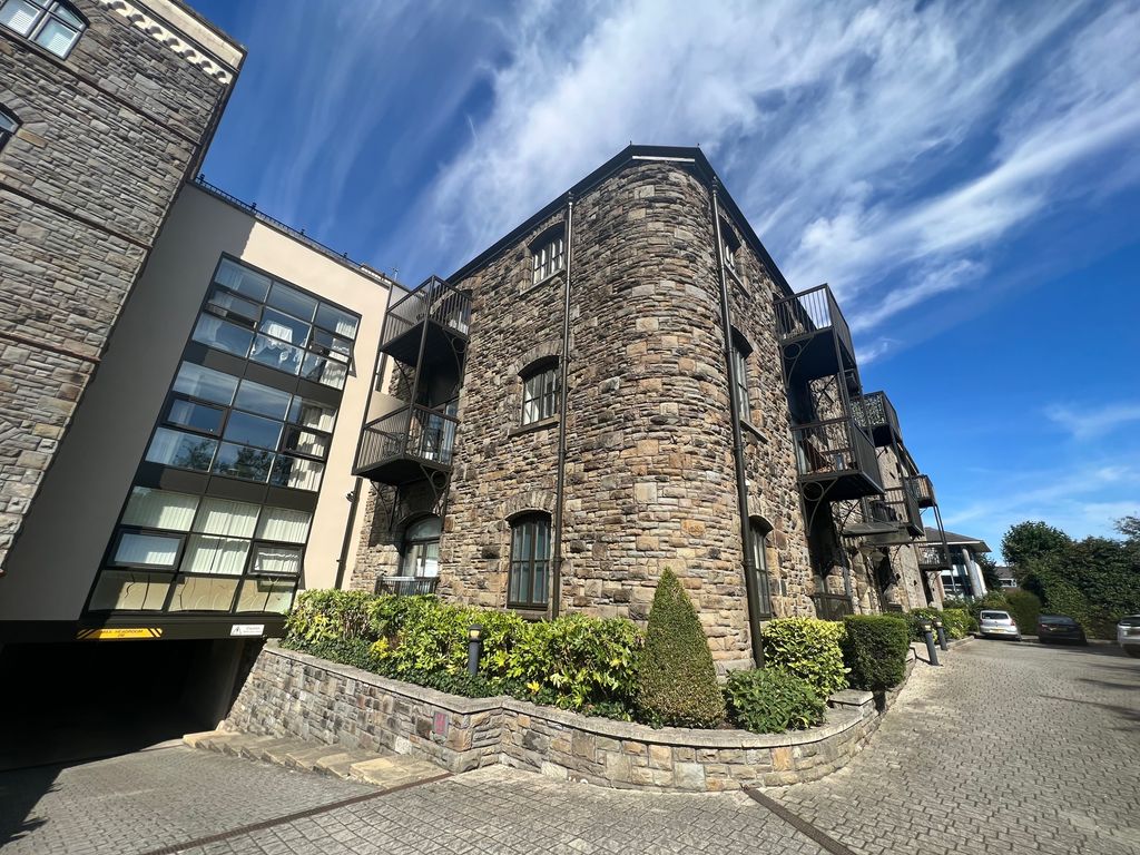 Property photo 1 of 13 Exterior