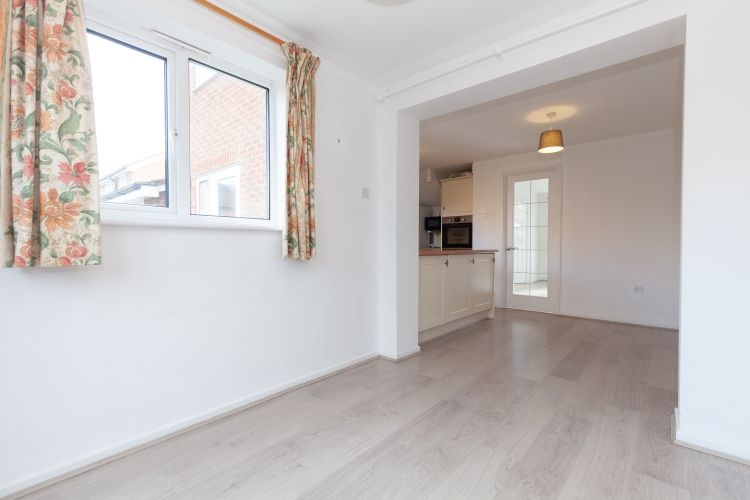 Property photo 3 of 7 246294