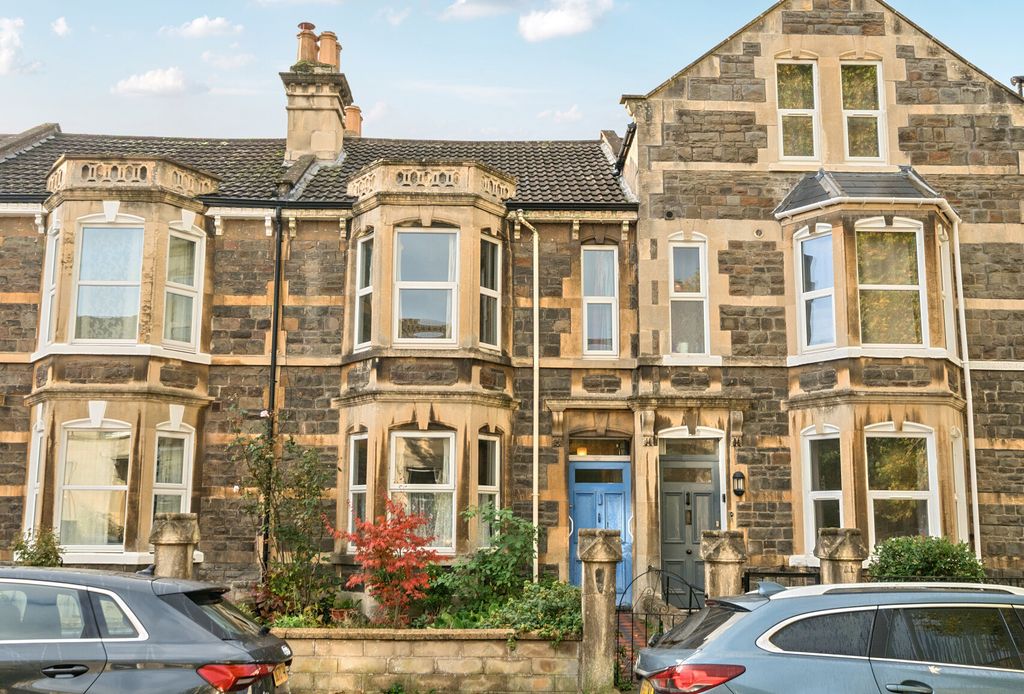 Property photo 1 of 15 Front Aspect