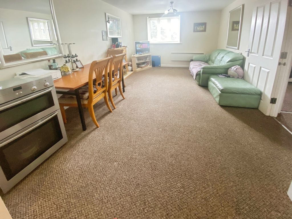 Property photo 3 of 9