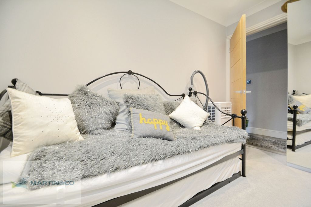 Property photo 2 of 12 2Bdd2762-Bedroom 202