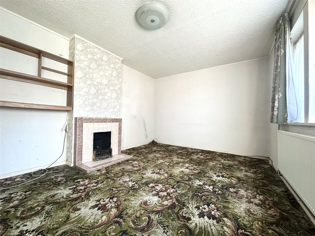 Property photo 2 of 22 Living Room