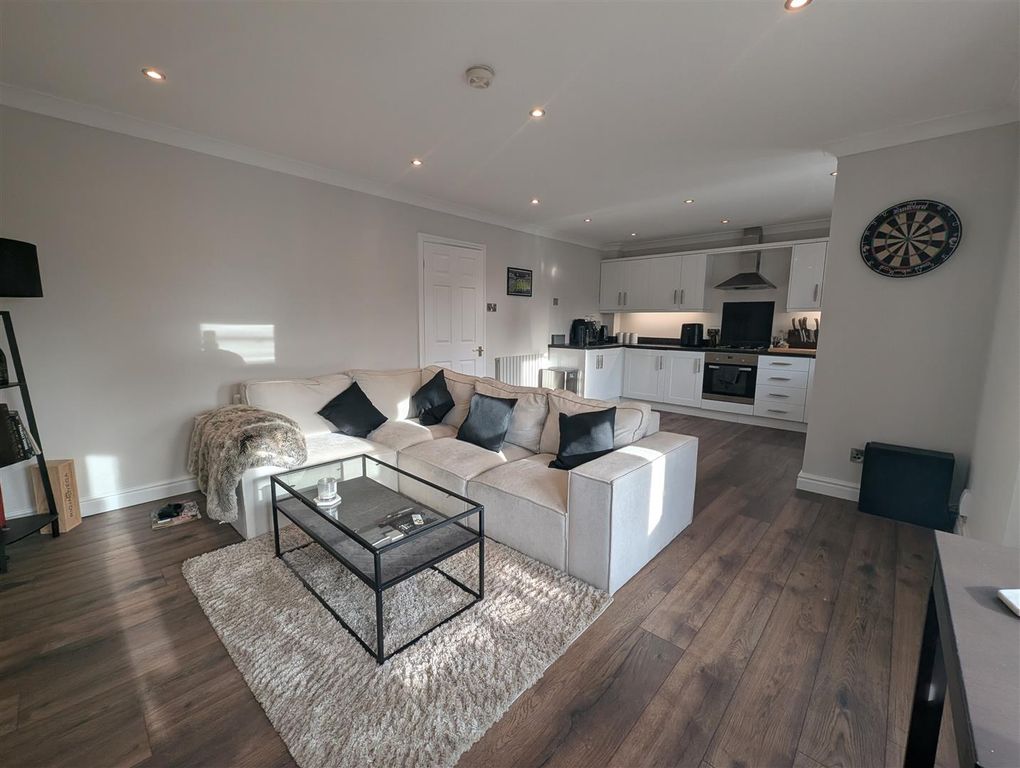 Property photo 1 of 12 Lounge/Kitchen/Diner