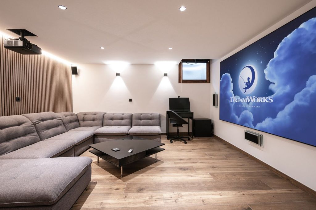 Property photo 2 of 11 Chamonix Chalet For