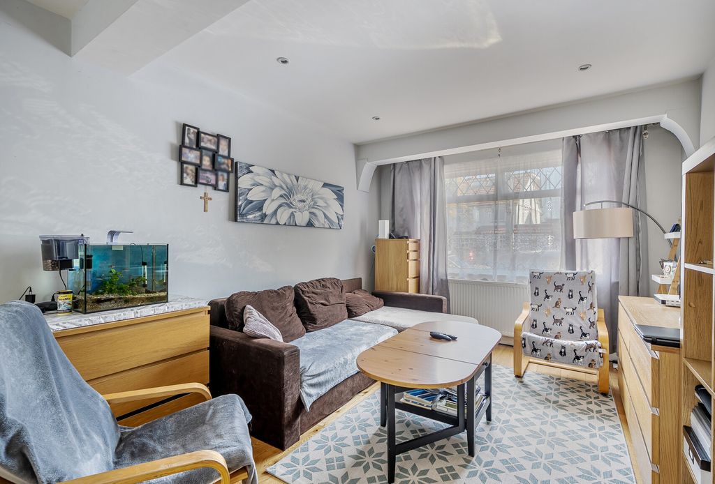 Property photo 1 of 10 1356902-7-68Daad1...