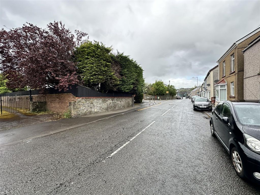 Property photo 2 of 20 Street View