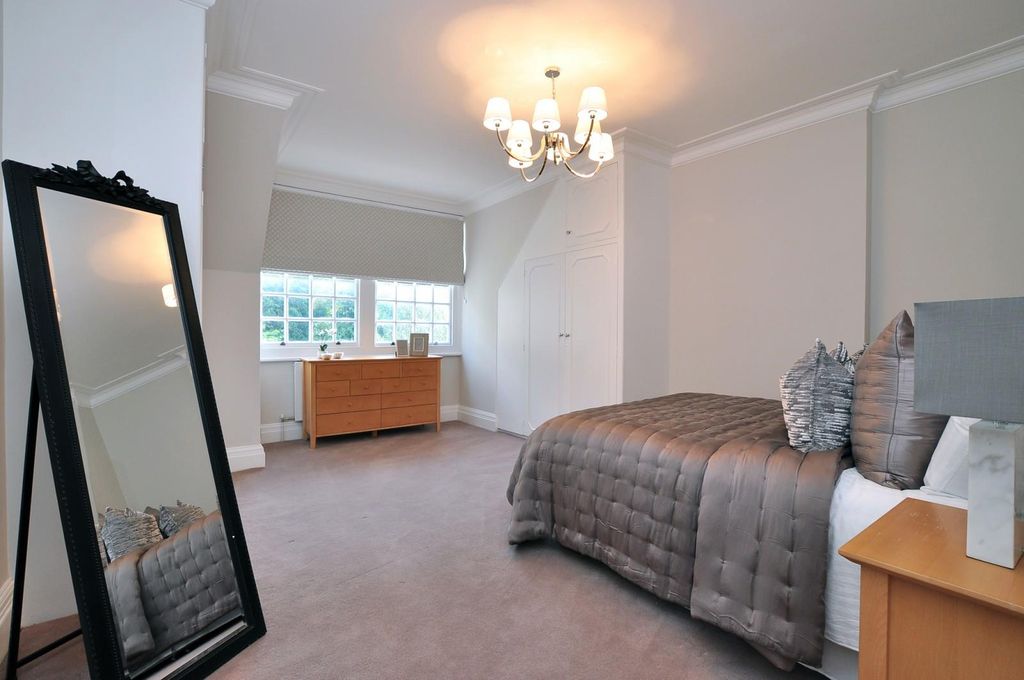 Property photo 3 of 11 Image
