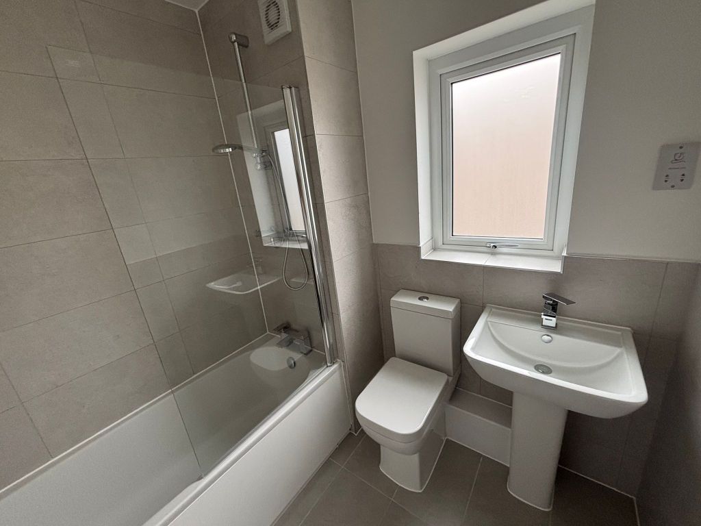 Property photo 2 of 17 Image