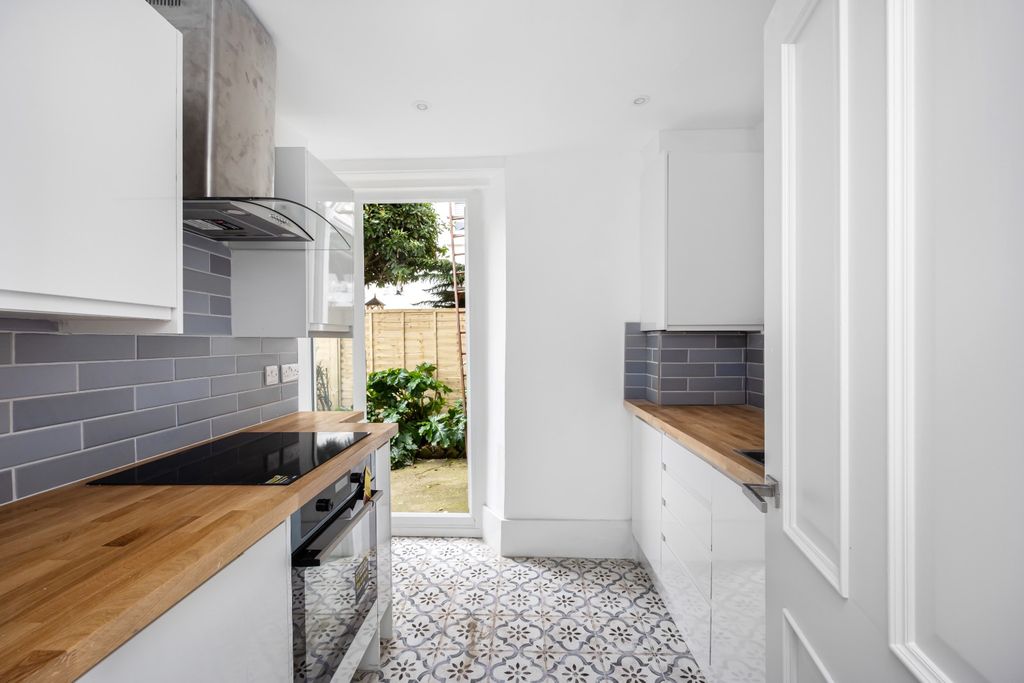 Property photo 3 of 7 4541793