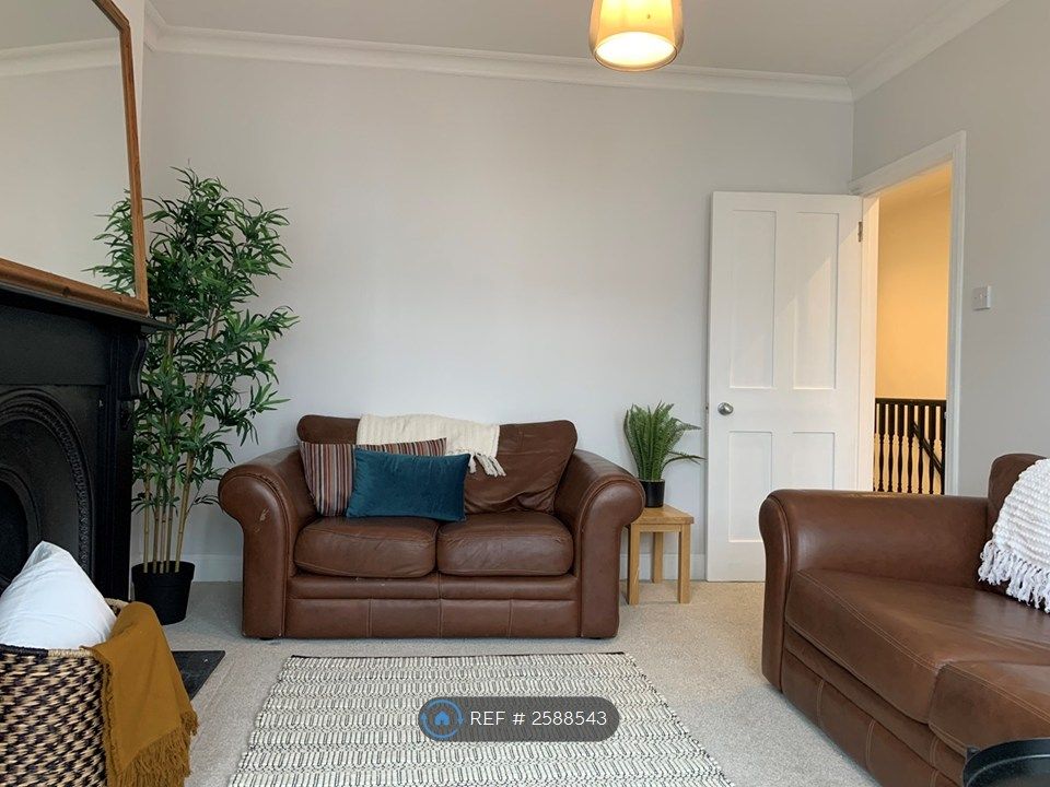 Property photo 2 of 19 Living Room 2