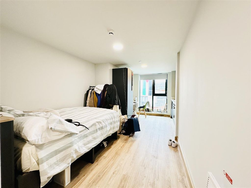 Property photo 2 of 20 Stuidio