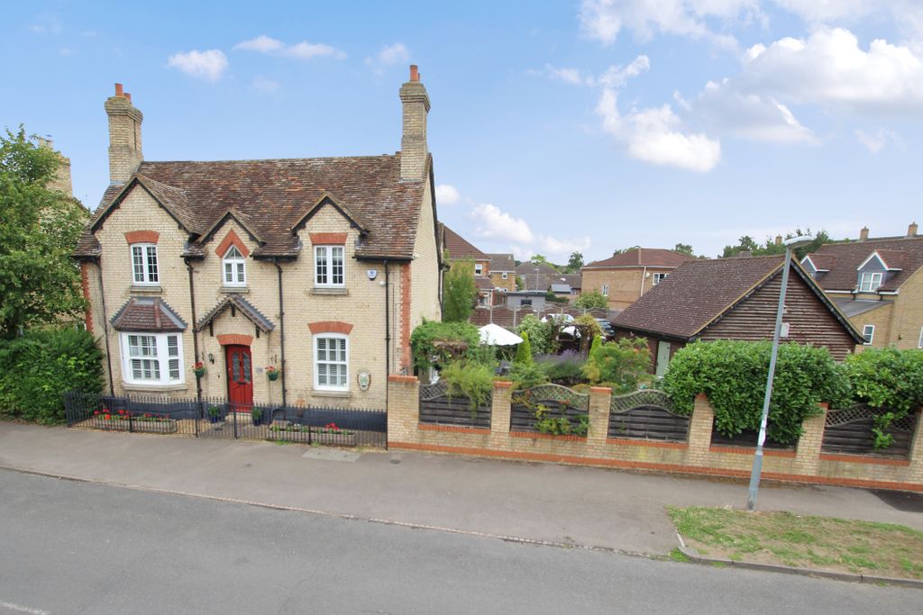 Property photo 3 of 37