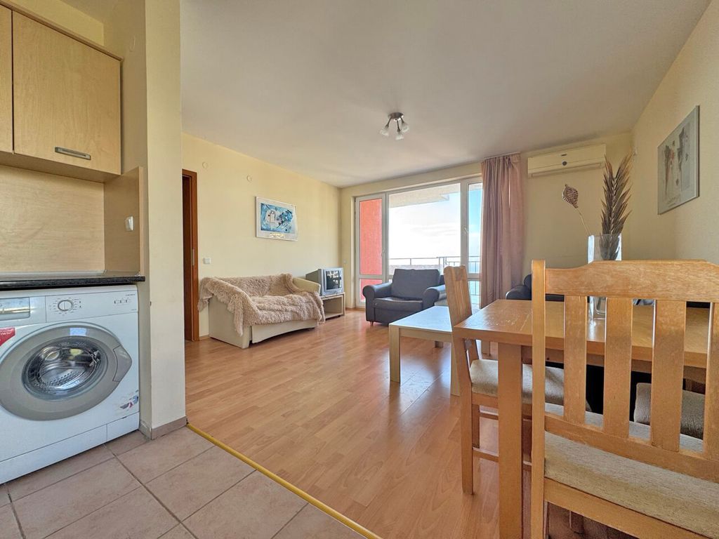 Property photo 3 of 12