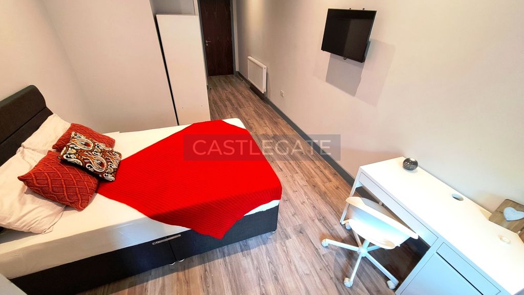 Property photo 3 of 13 Room 17, Renaissance Works, 105 New Street, Huddersfield, HD1 2As (11)