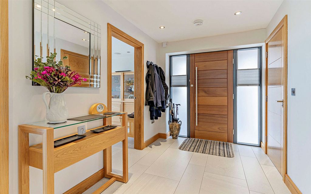 Property photo 3 of 30 Picture No. 10