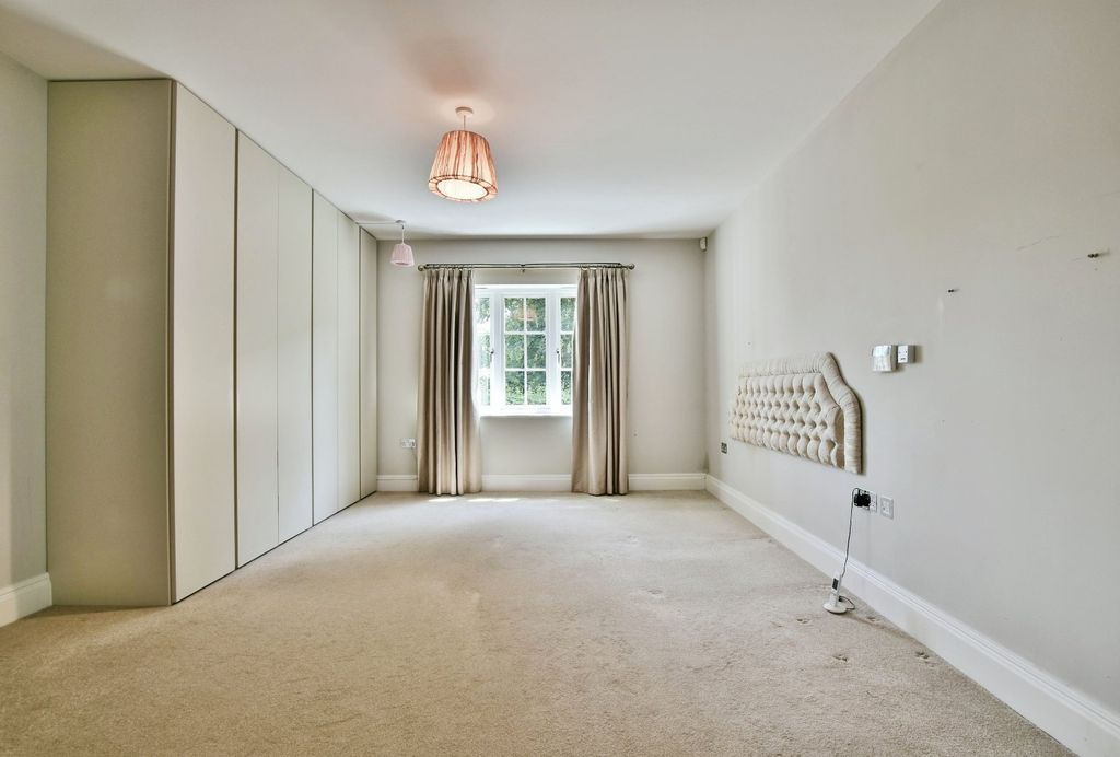 Additional image 7 of 3 bed flat for saleBrockley Square, Wilmslow, Cheshire SK9