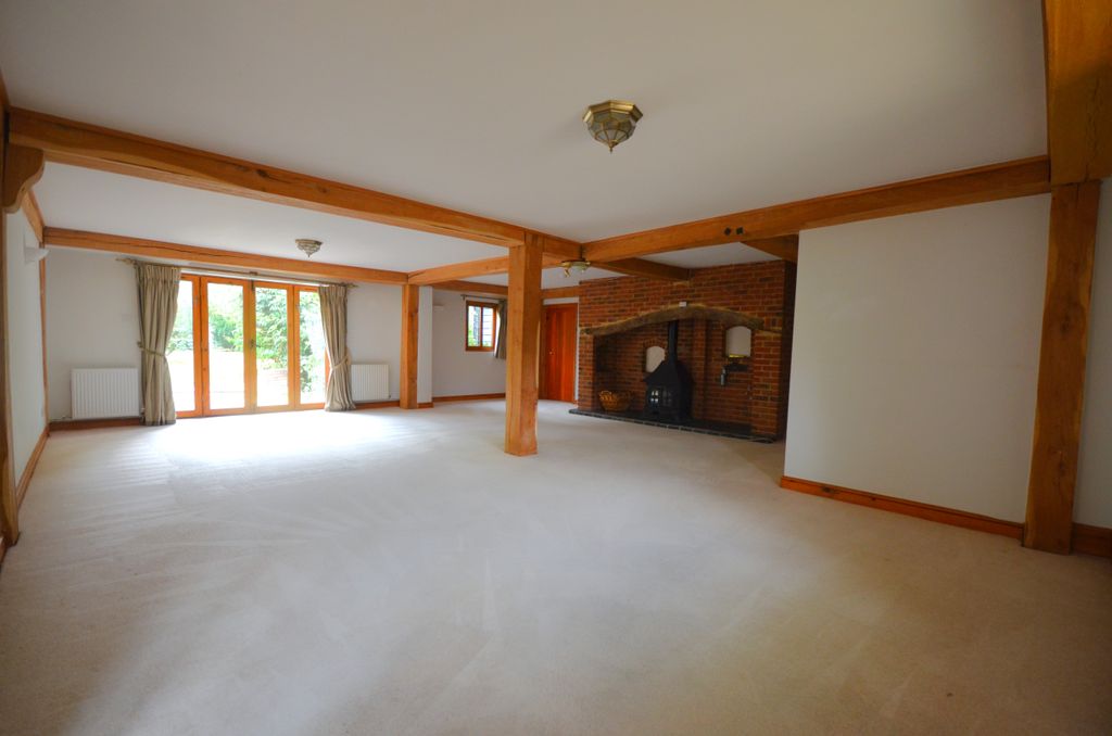 Property photo 2 of 27