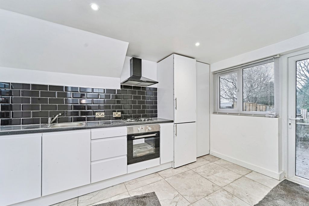 Property photo 3 of 20 Pbox-Img.Jpg