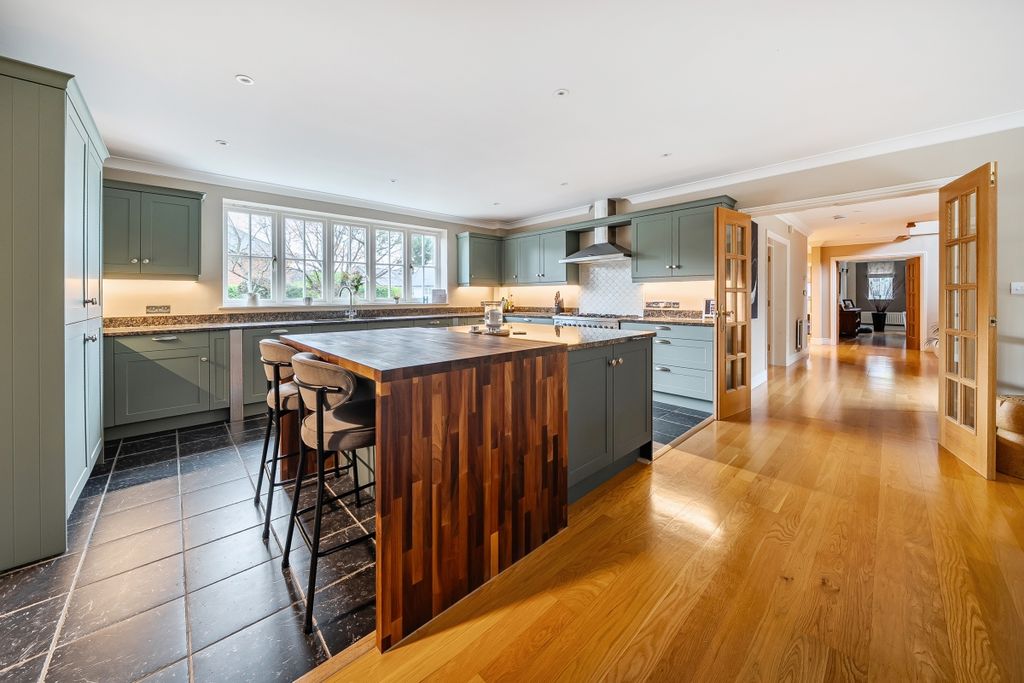 Property photo 3 of 13