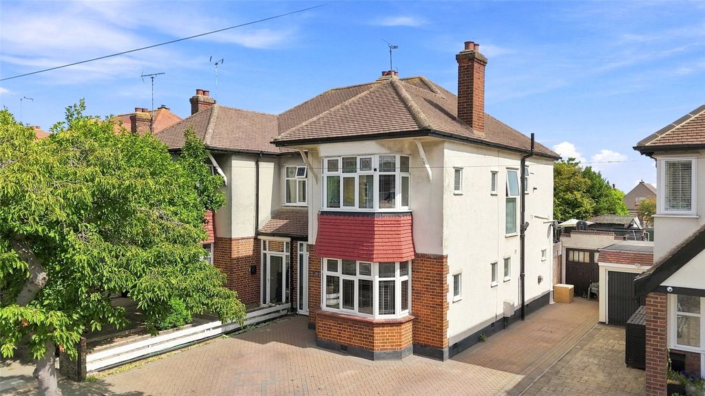 Property photo 3 of 28 Picture No. 32