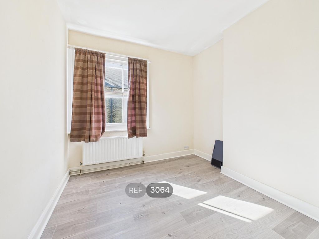 Property photo 3 of 9 Bedroom 2