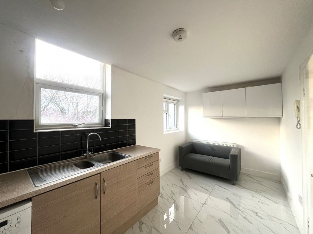 Property photo 3 of 11 Gallery