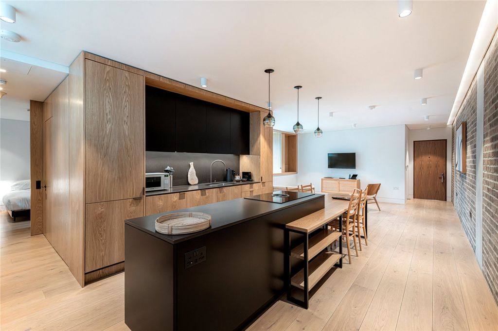 Property photo 2 of 12 Kitchen
