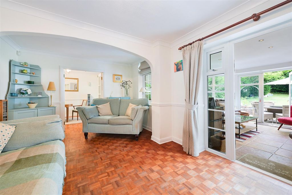 Property photo 2 of 27 St Martins Avenue,  (13).Jpg