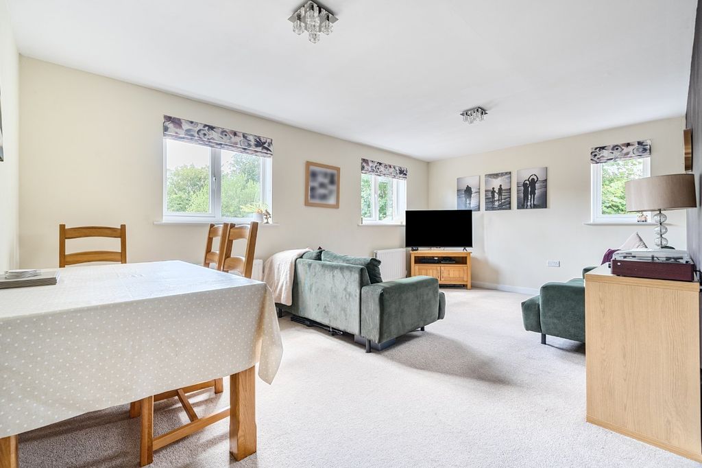 Property photo 2 of 11 Picture No. 18