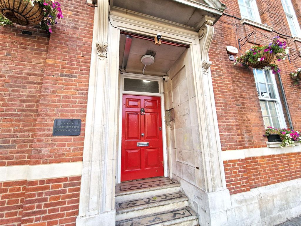 Property photo 2 of 6 Entrance.Jpg