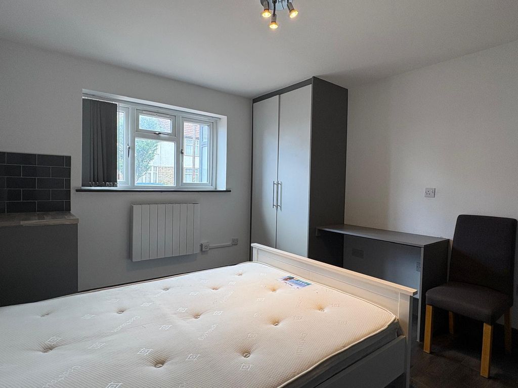 Property photo 1 of 3