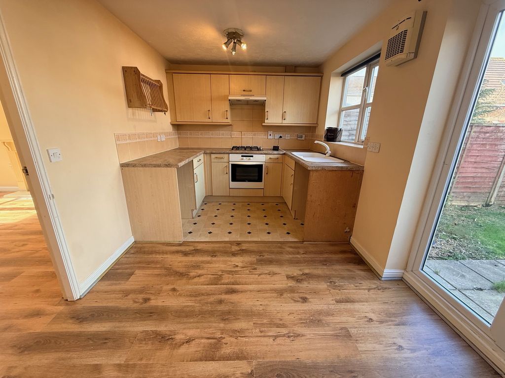 Property photo 3 of 14 Kitchen