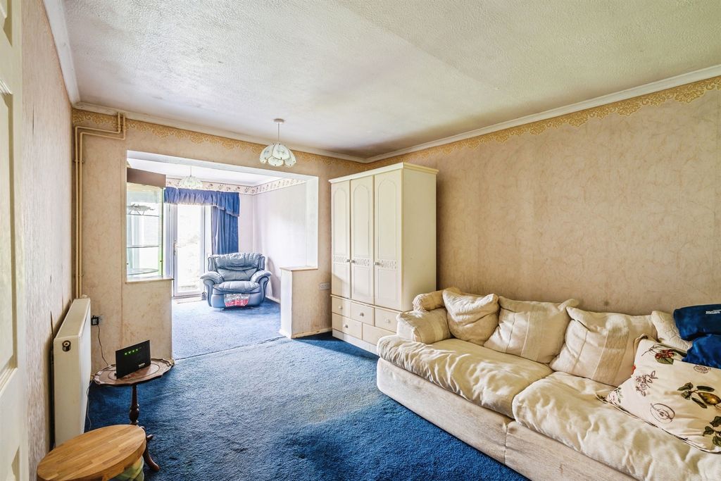 Property photo 3 of 16