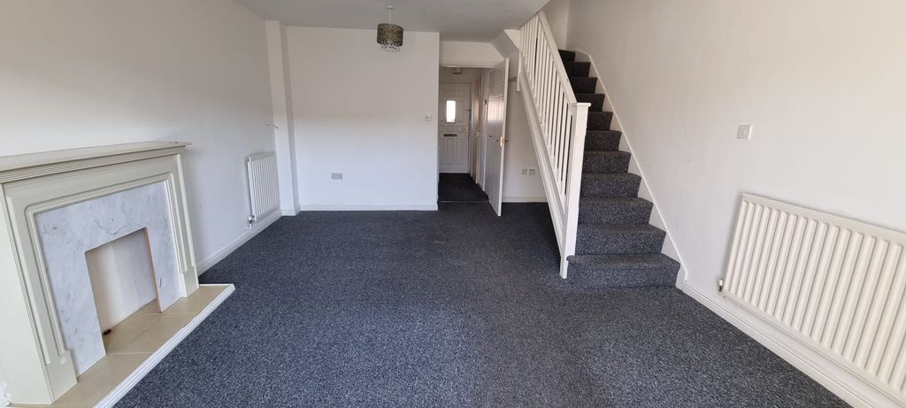 Property photo 3 of 11 Photograph 3