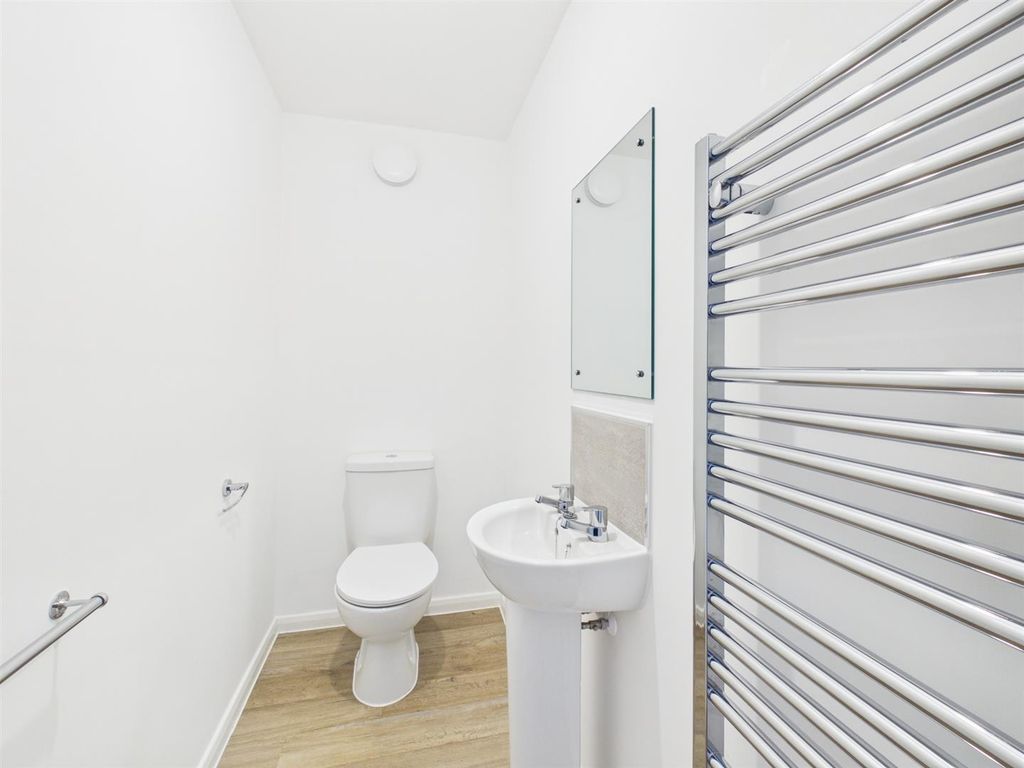 Property photo 2 of 9 WC