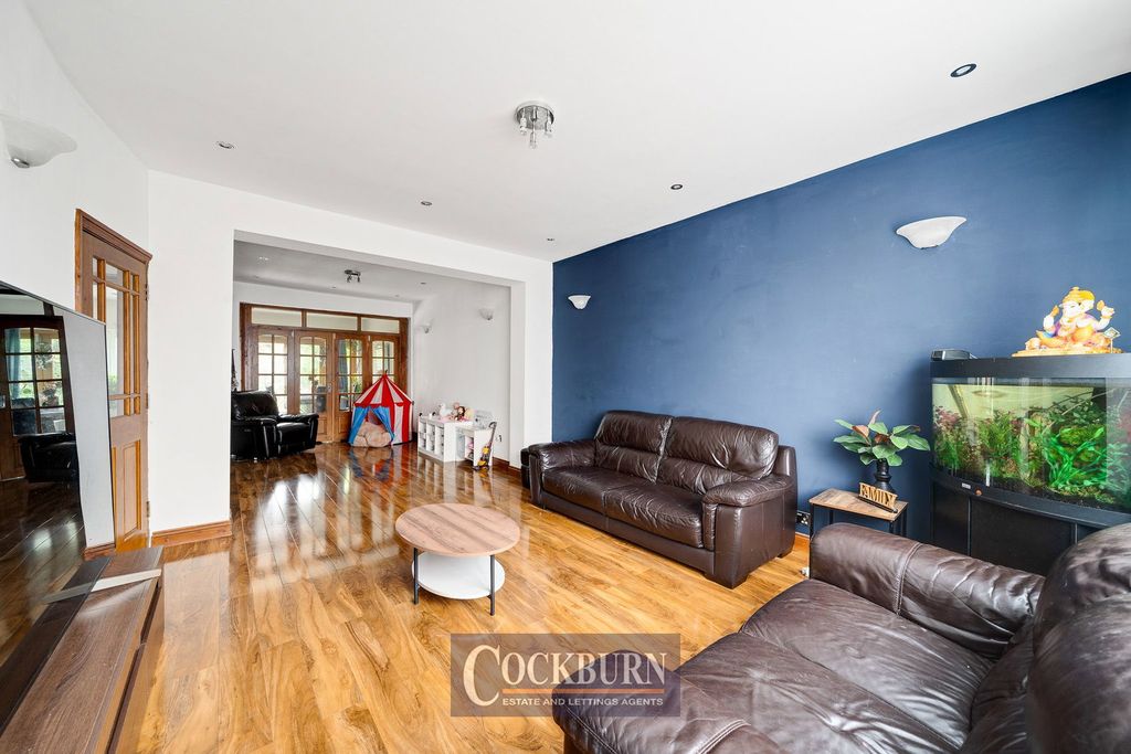 Property photo 2 of 24