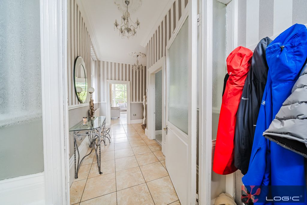 Property photo 3 of 44