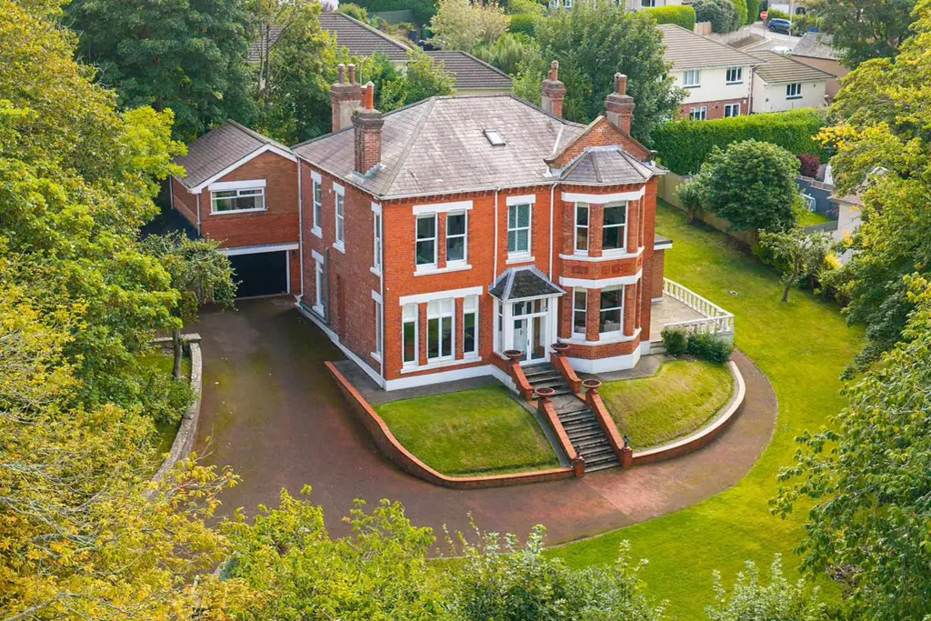 Property photo 1 of 52