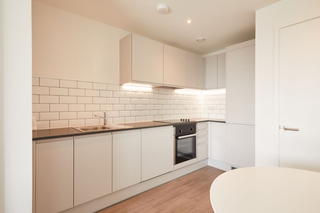 Property photo 3 of 15 Kitchen